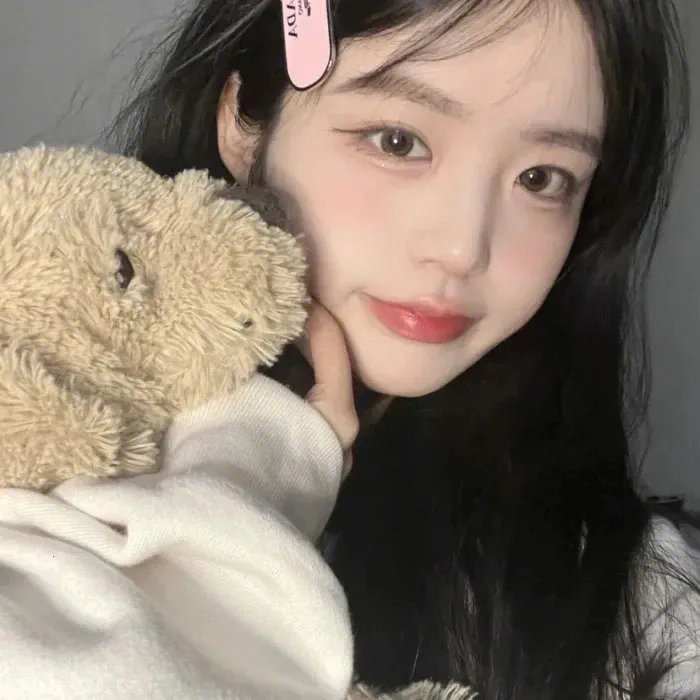 碧窗艳影